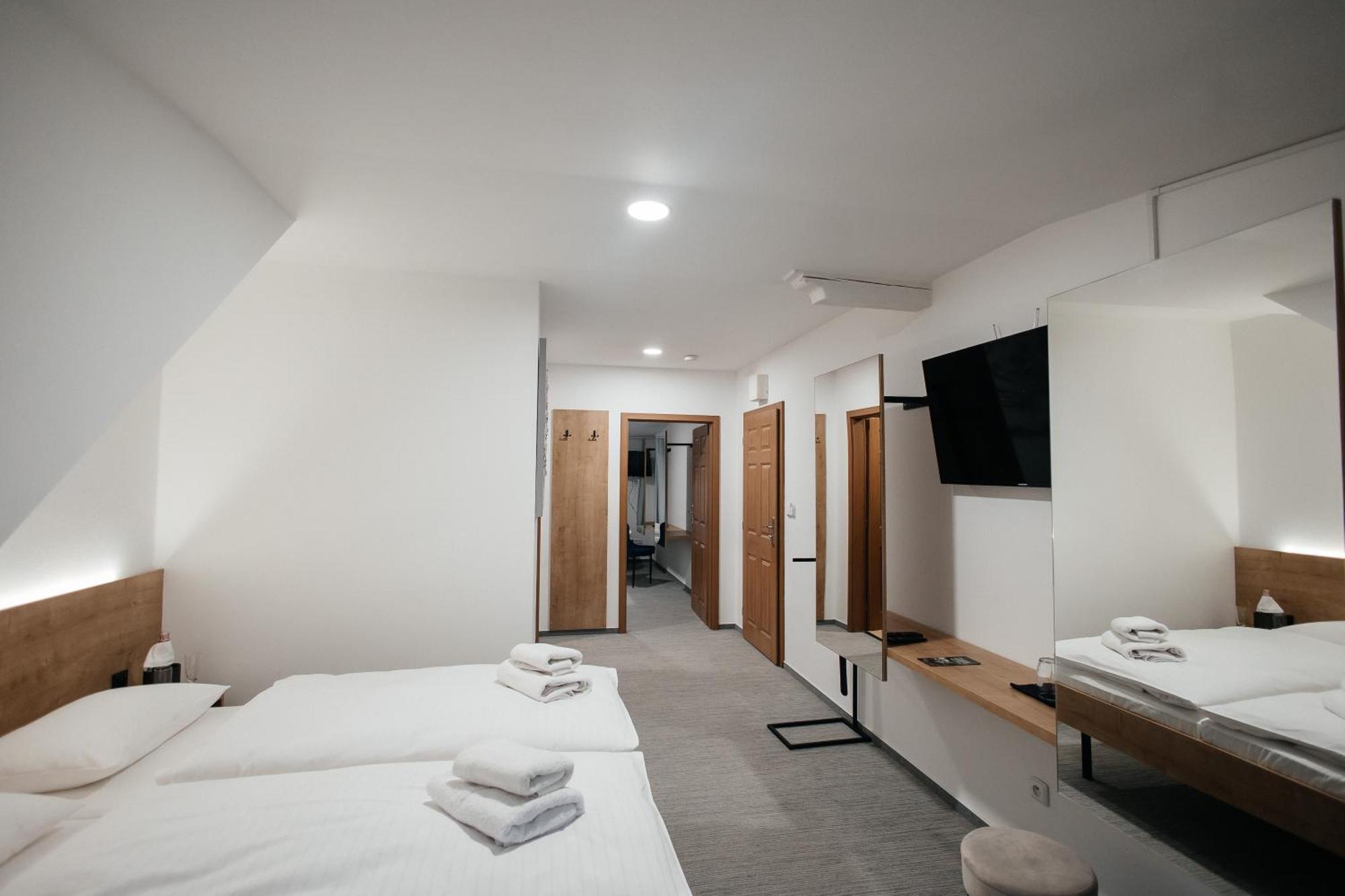 Golden Golem Hotel & Spa プラハ エクステリア 写真