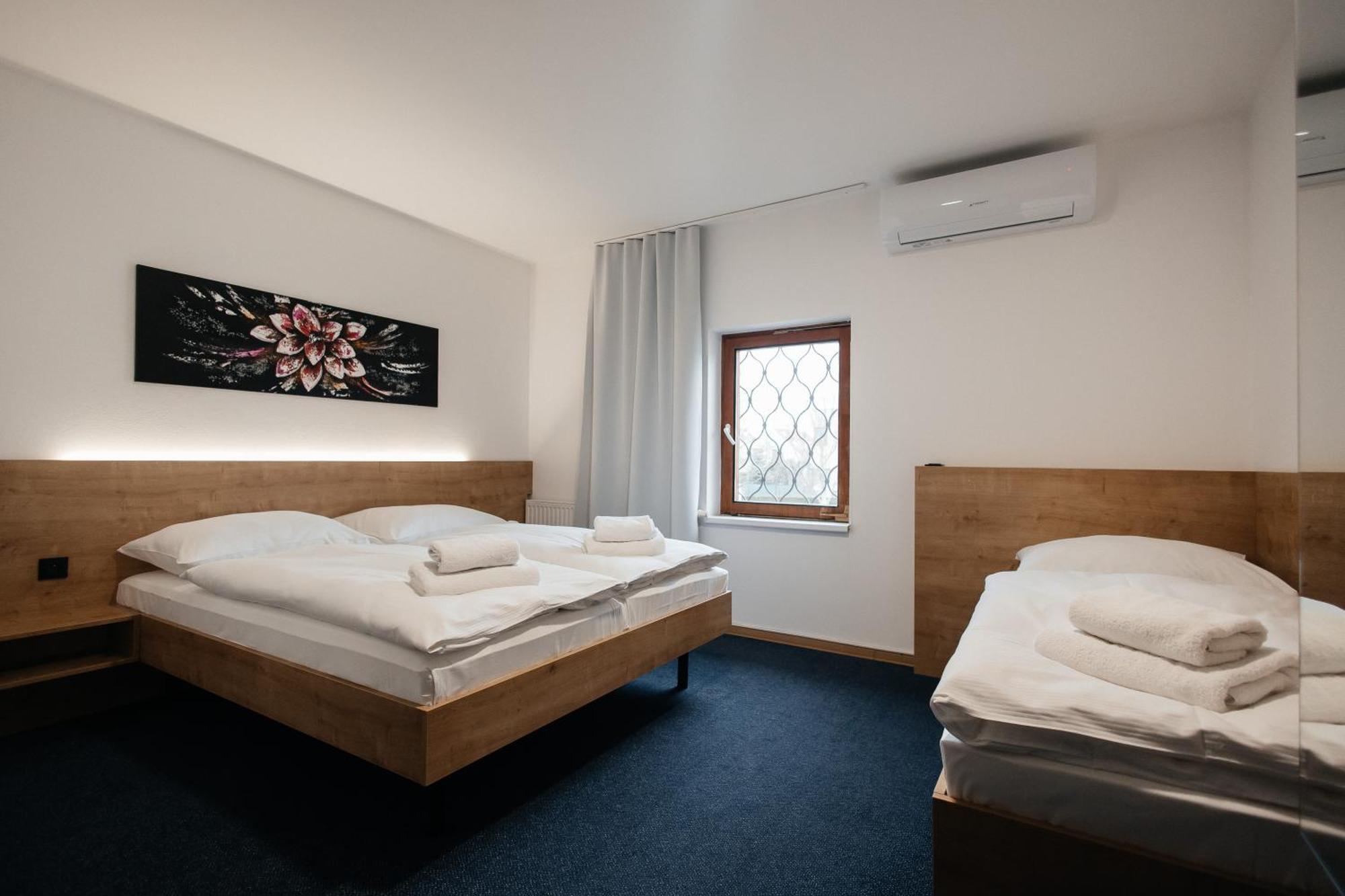 Golden Golem Hotel & Spa プラハ エクステリア 写真
