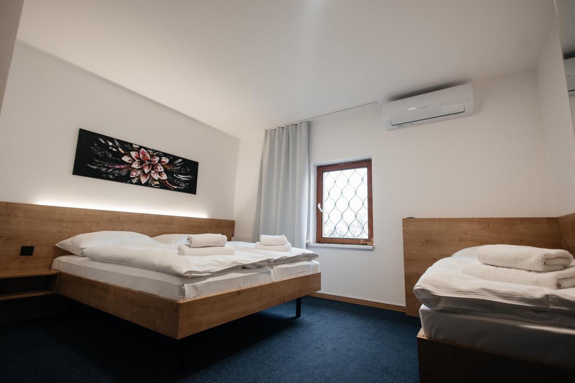 Golden Golem Hotel & Spa プラハ エクステリア 写真